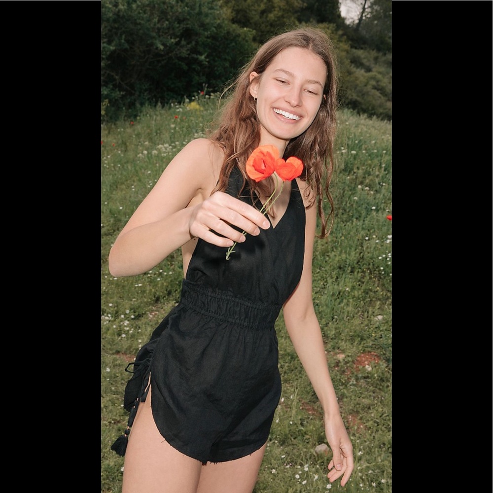 ✨ Free People  ✨ Bells Beach linen romper XS